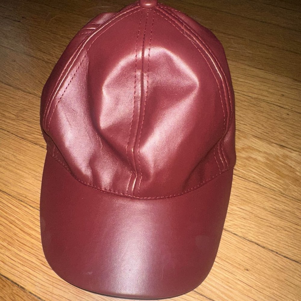Red hat like new